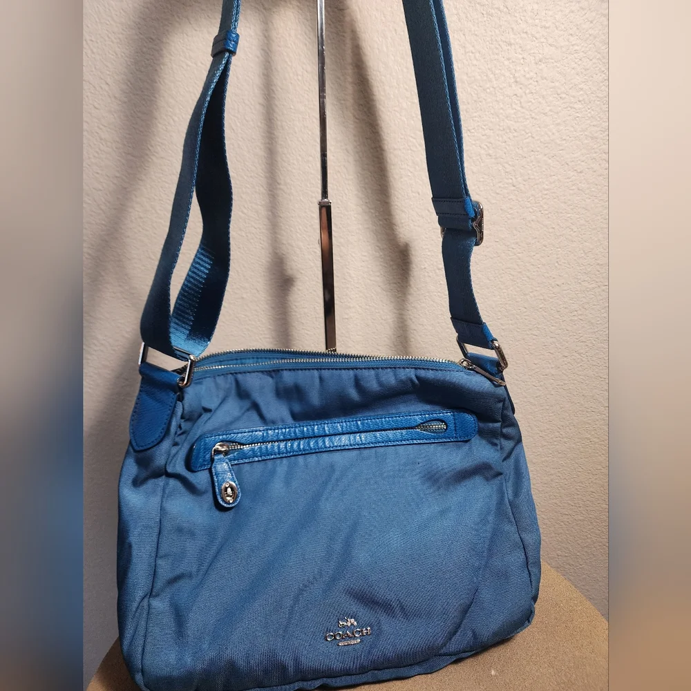 Coach Teal Messenger Bag - Picture 2 of 13